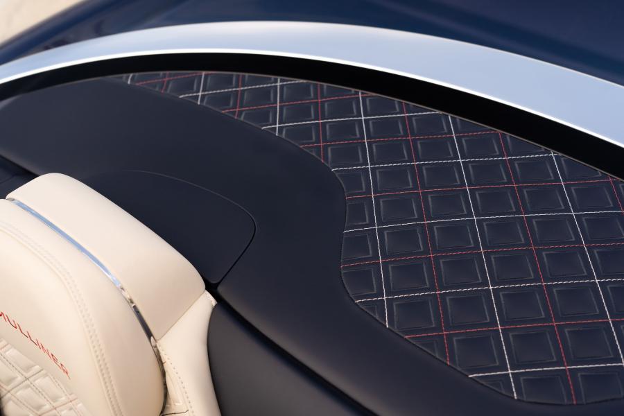 Детали интерьера Bentley Continental GT Mulliner Convertible 2020 года  (фото 16 из 21)